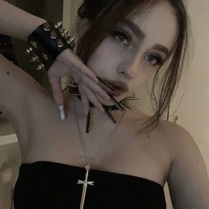 Голая Киса Мионова