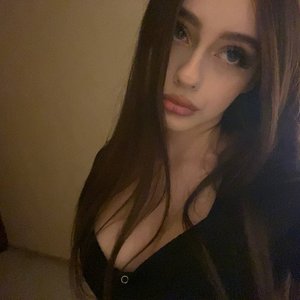 Голая Киса Мионова
