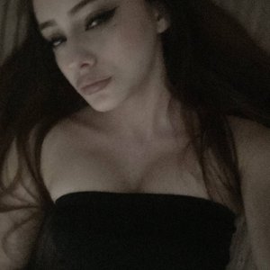 Голая Киса Мионова