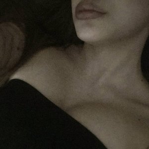 Голая Киса Мионова
