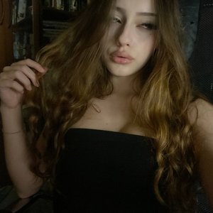 Голая Киса Мионова
