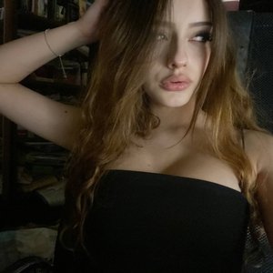 Голая Киса Мионова