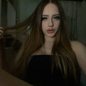 Голая Киса Мионова