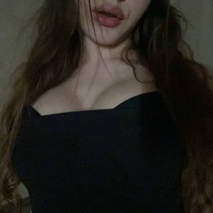 Голая Киса Мионова