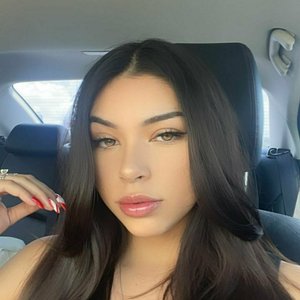 Голая Aishah Sofey
