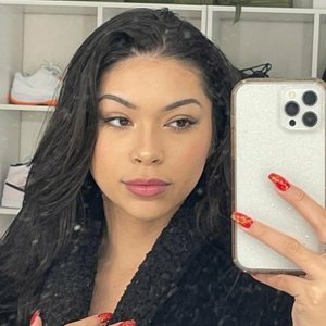 Голая Aishah Sofey