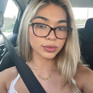 Голая Aishah Sofey