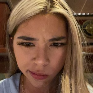 Голая Aishah Sofey