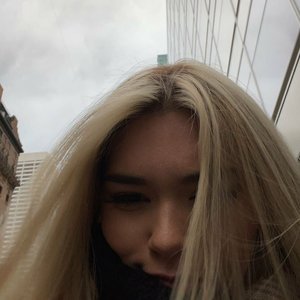 Голая Aishah Sofey
