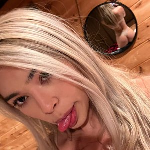 Голая Aishah Sofey