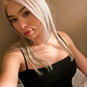 Голая Aishah Sofey
