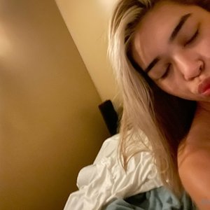 Голая Aishah Sofey