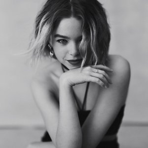 Голая Milly Alcock