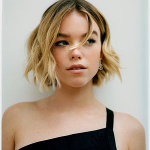 Голая Milly Alcock