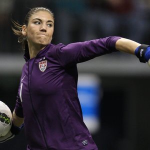 Голая Hope Solo