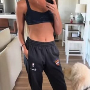Голая Sophie Cunningham