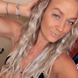 Голая Sophie Cunningham