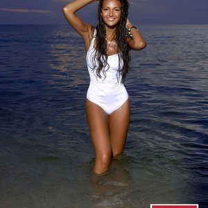 Голая Michelle Keegan