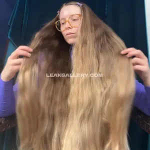 Голая Джесси Кейв