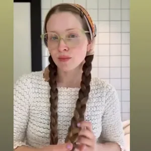 Голая Джесси Кейв