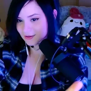 Голая Pinkchyu