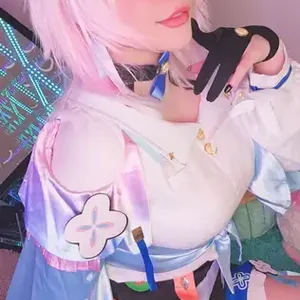 Голая Pinkchyu