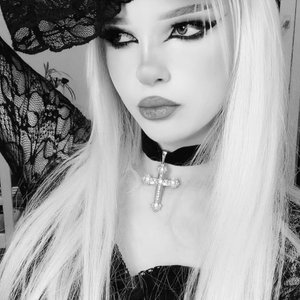 Голая Esenia Barbie