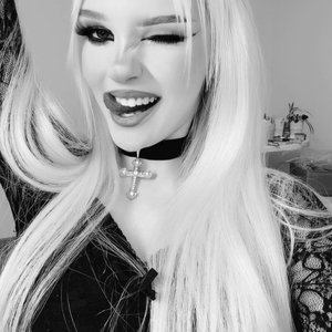 Голая Esenia Barbie