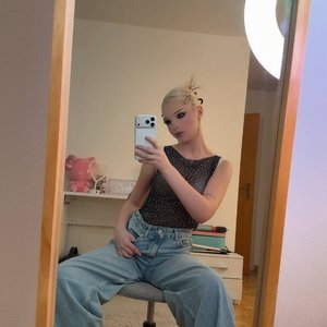 Голая Esenia Barbie