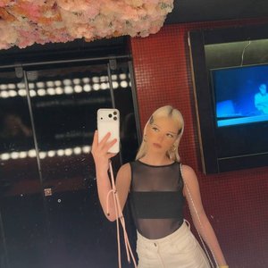Голая Esenia Barbie