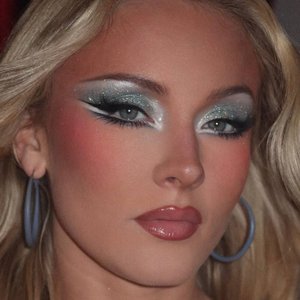 Голая Esenia Barbie