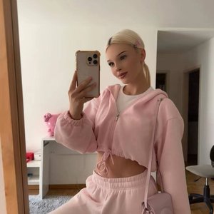 Голая Esenia Barbie