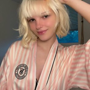 Голая Esenia Barbie
