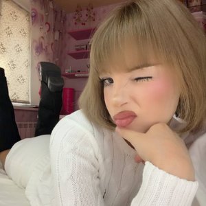 Голая Esenia Barbie