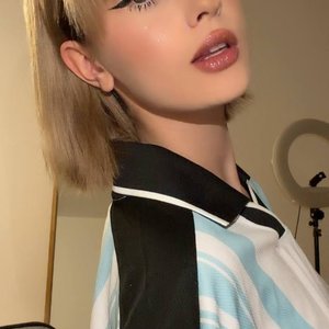 Голая Esenia Barbie