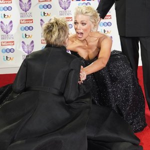 Голая Hannah Waddingham