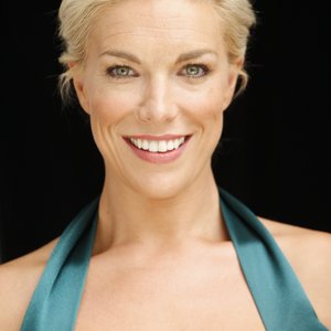 Голая Hannah Waddingham