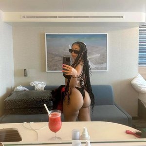 Голая Jaden Newman