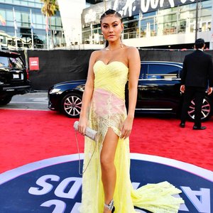Голая Agnez Mo