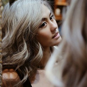 Голая Agnez Mo