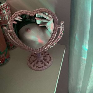 Голая Loonassoftfeet