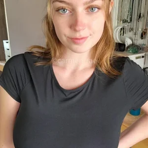 Голая Makoshake