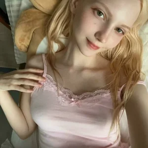 Голая Caties