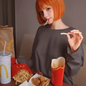 Голая Caties