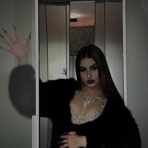 Голая Аня Мур