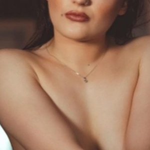 Голая Аби Маккейб