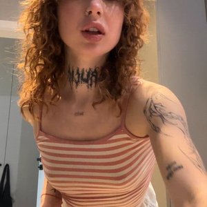 Голая Curly Polly
