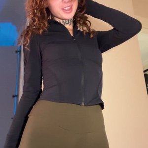 Голая Curly Polly