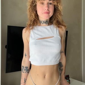 Голая Curly Polly