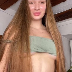 Голая Di Bunny